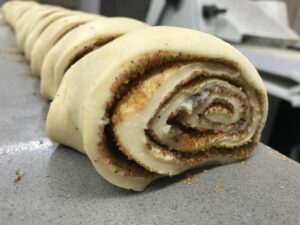 Cinnamon roll (sin cocer)